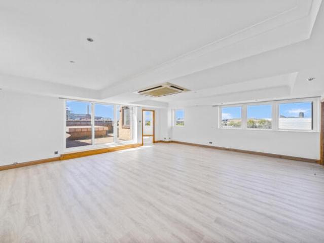 Apartment for sale in Nine Elms, Greater London