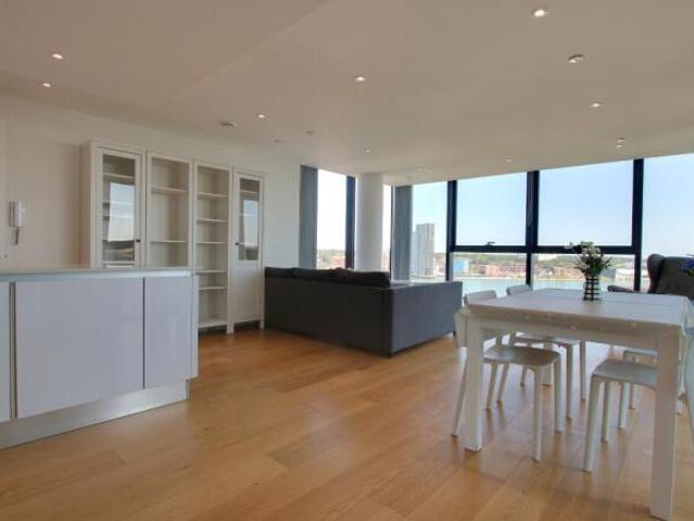 Apartment for sale in Ocean Village, Southampton