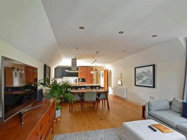 House for sale in North Watford, Hertfordshire