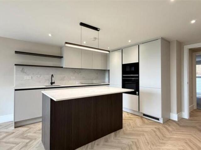 Apartment for sale in Poole
