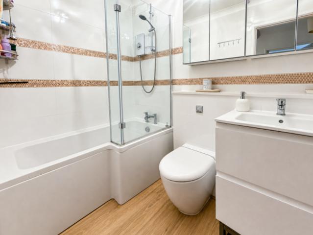 Apartment for sale in Parkstone, Poole