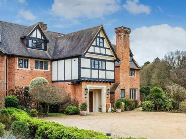 House for sale in Oxted, Hillview