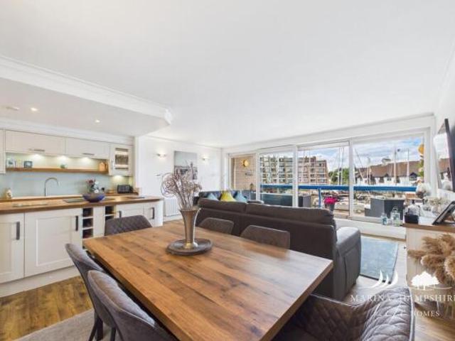 Apartment for sale in Port Solent, City Of Portsmouth