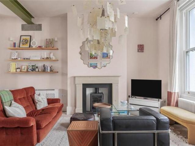 Apartment for sale in Islington, Greater London