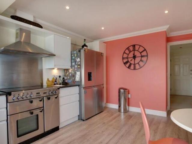 Apartment for sale in Acol, Kent