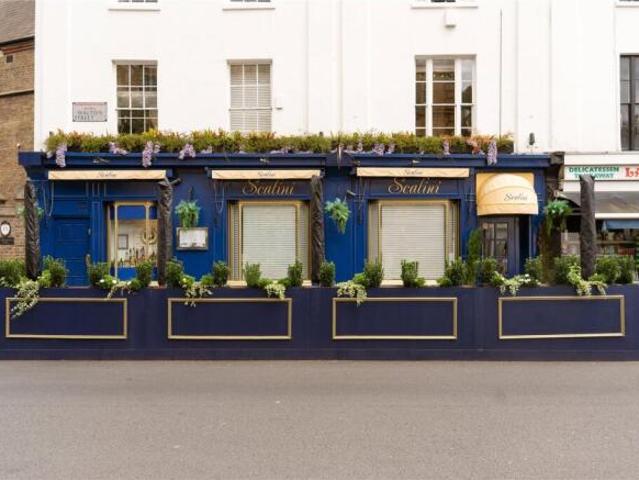 Apartment for sale in Belgravia, Greater London