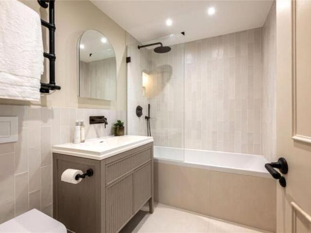 Apartment for sale in Notting Hill, Greater London