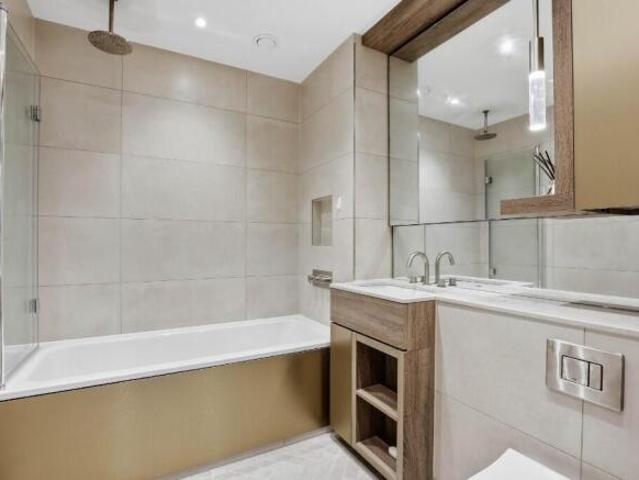 Apartment for sale in Kingston Upon Thames, Greater London