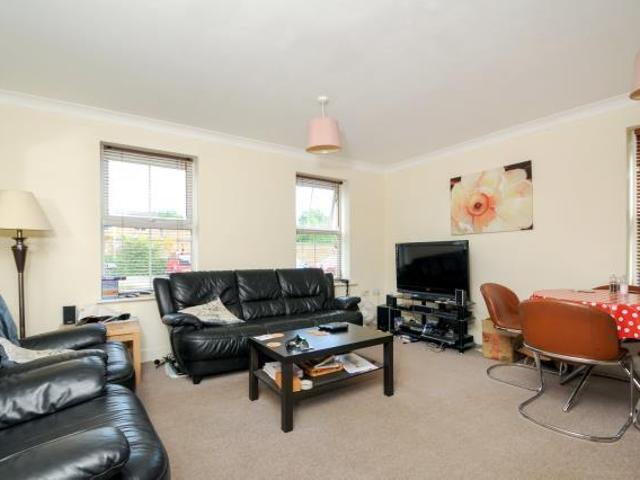 Apartment for sale in Cowley Marsh, The Slade
