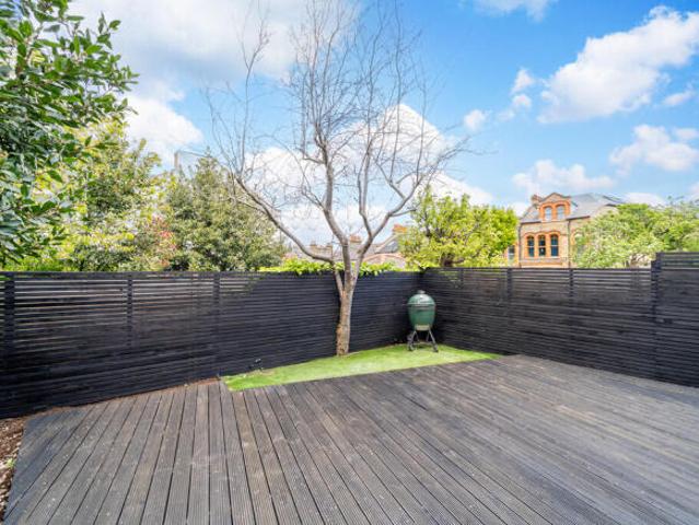 Apartment for sale in Crouch End, Greater London