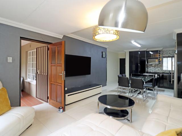 Apartment for sale in Robindale, Johannesburg