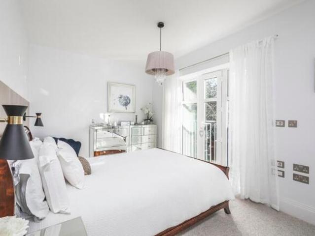 Apartment for sale in Poole, Bournemouth, Christchurch and Poole