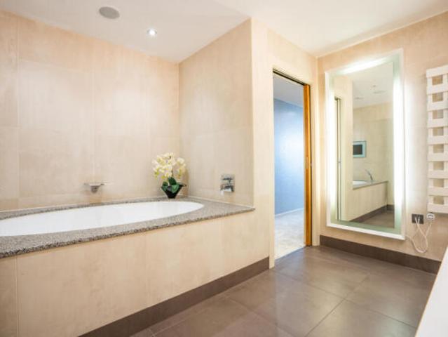 Apartment for sale in England