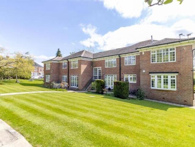 Apartment for sale in Alwoodley, West Yorkshire