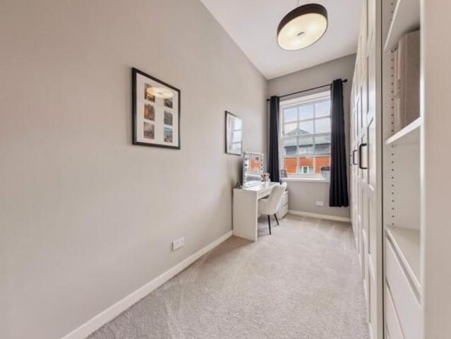 Apartment for sale in Partick, Scotland
