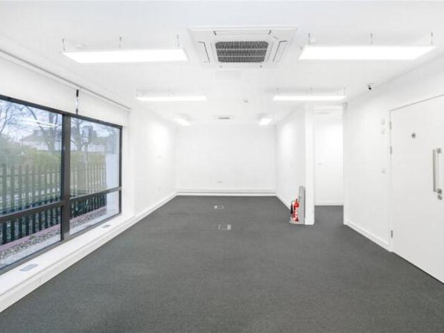 Apartment for sale in Deepcut, Surrey