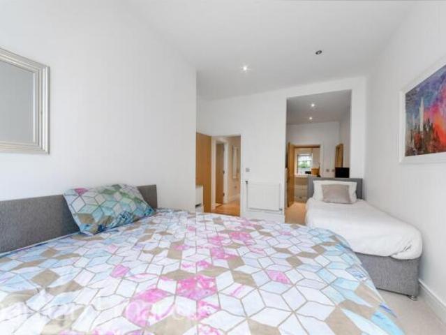 Apartment for sale in London Borough of Lewisham, Deptford
