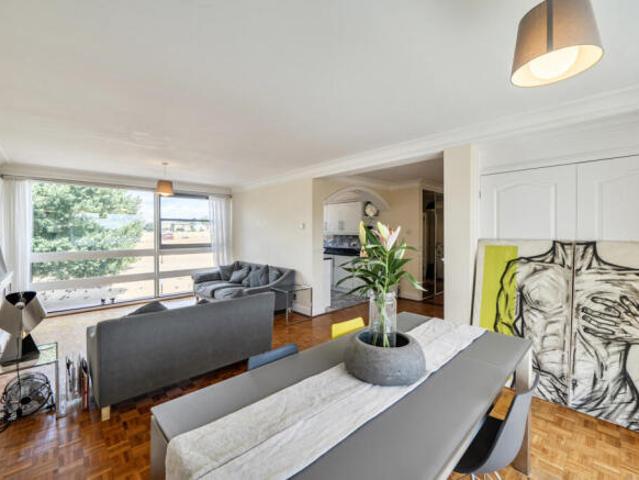 Apartment for sale in London Borough of Lewisham, Blackheath
