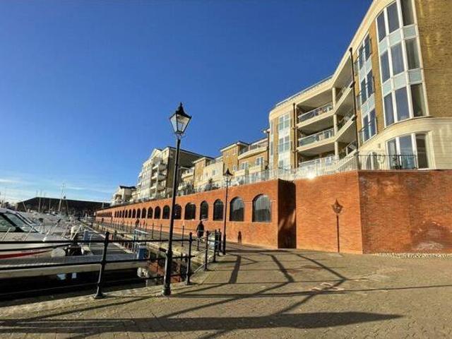 House for sale in Sovereign Harbour, Eastbourne