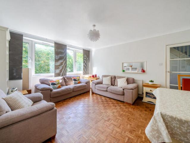 Apartment for sale in Greater London