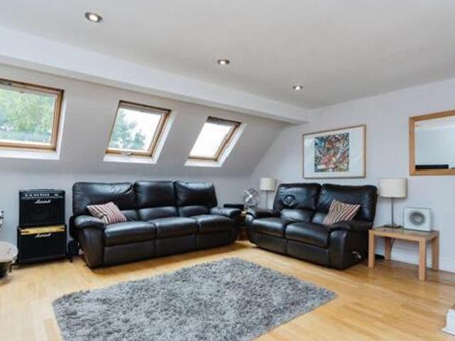 House for sale in Ashton-under-Lyne, Tameside