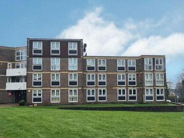House for sale in Little Stanmore, Greater London