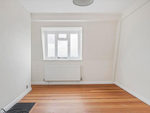Apartment for sale in Streatham, Greater London