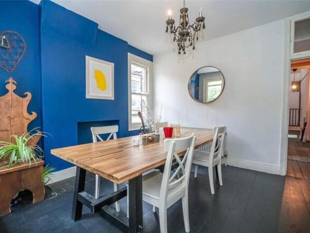 Apartment for sale in Greater London