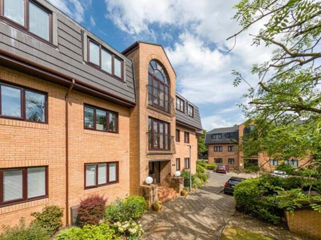 Apartment for sale in Mearns, Scotland