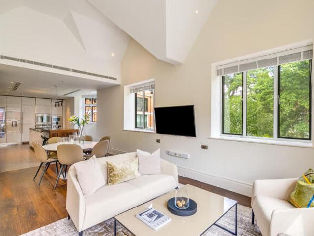 Apartment for sale in Hampstead, Greater London