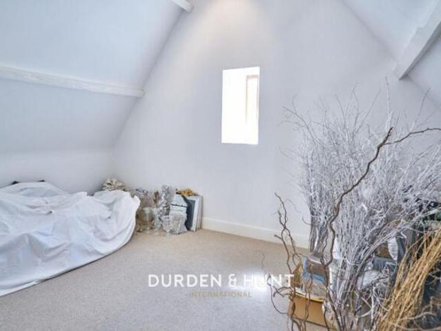 Apartment for sale in The Galleries, Navestock Side