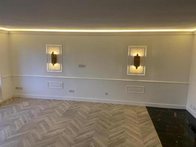 Apartment for sale in Wharfside, Trafford Park