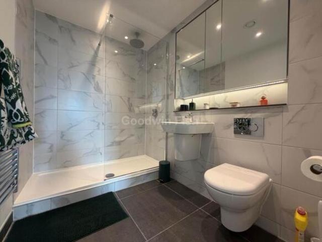 Apartment for sale in South Lane, West Yorkshire