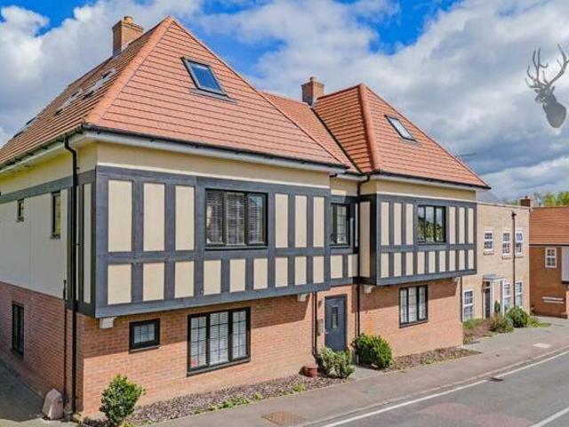House for sale in Loughton, Epping Forest
