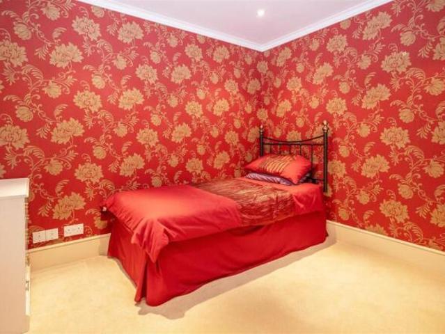 Apartment for sale in Ingrave, Brentwood