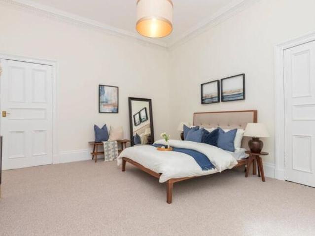 Apartment for sale in Dumbreck, Scotland