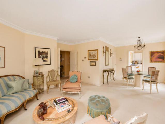 Apartment for sale in Cat Hill, England