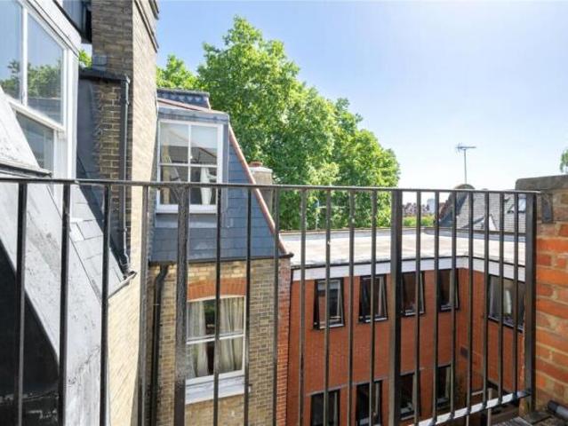 Apartment for sale in Hampstead, Greater London