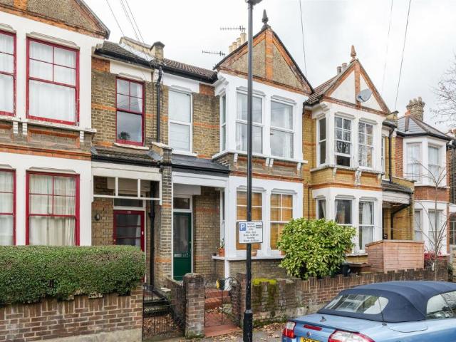 Apartment for sale in Walthamstow