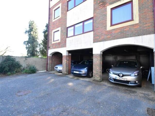 Apartment for sale in Spring Park, Luton