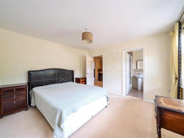 Apartment for sale in Rodbourne, Swindon