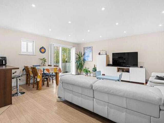 Apartment for sale in Holywell Estate, North Watford