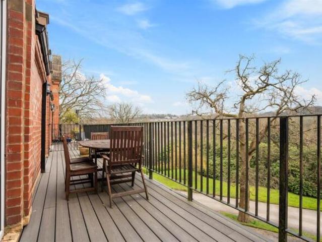 Apartment for sale in Hampshire