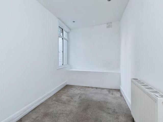 Apartment for sale in Moordown, Bournemouth