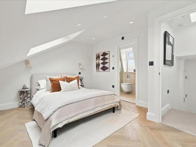 Apartment for sale in London Borough of Hammersmith and Fulham, Greater London