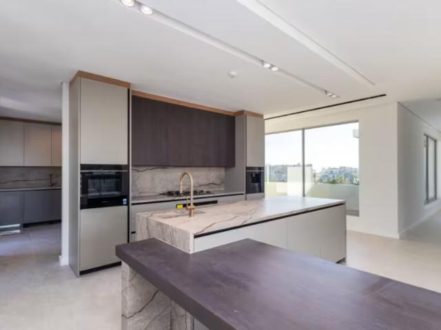 Apartment for sale in Fresnaye, Cape Town