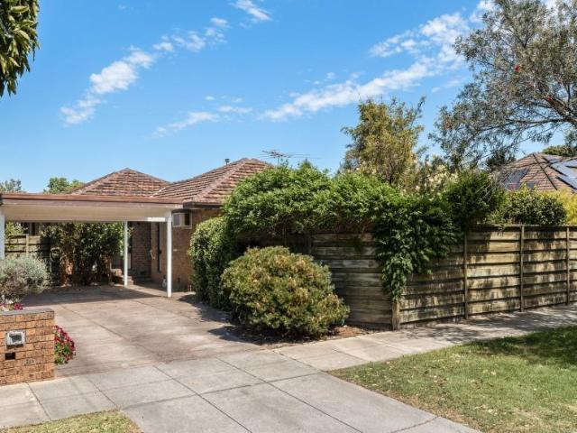 Apartment for sale in Glen Huntly, Melbourne