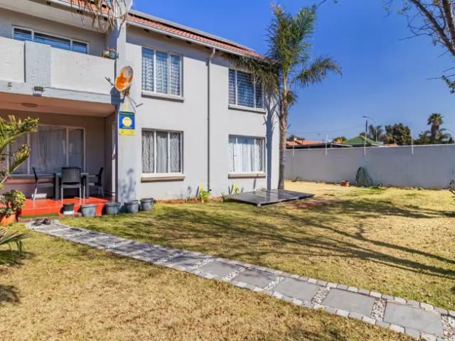 Apartment for sale in Glen, Mangaung Metropolitan Municipality