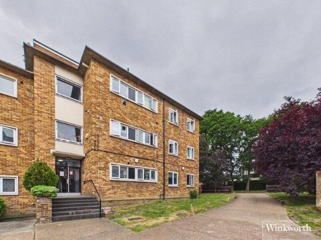 Apartment for sale in Cat Hill, England