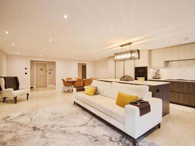 Apartment for sale in Greater London